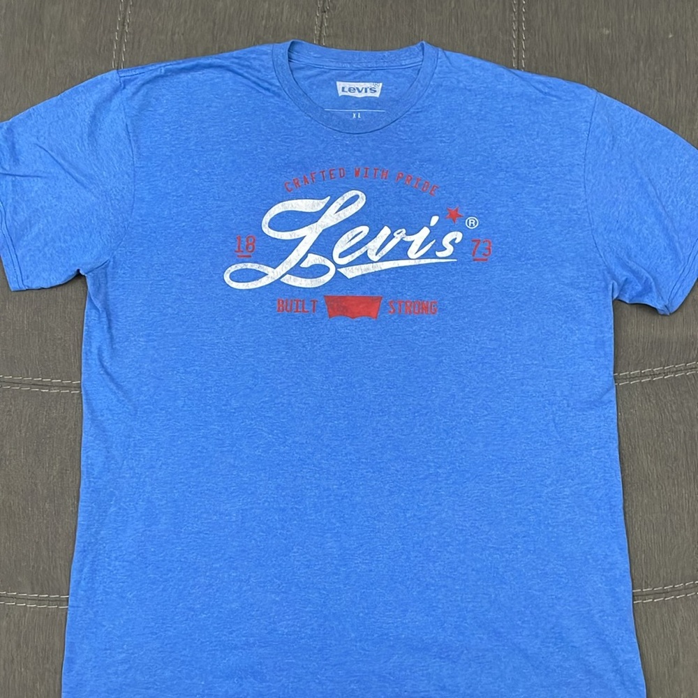 Levis - Picture 2 of 3